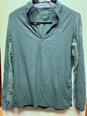 TredStep long sleeved dark green sun shirt, size S